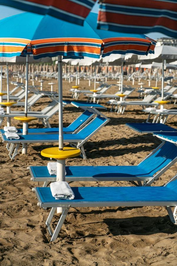 Hotel Lampara Lignano Sabbiadoro Buitenkant foto