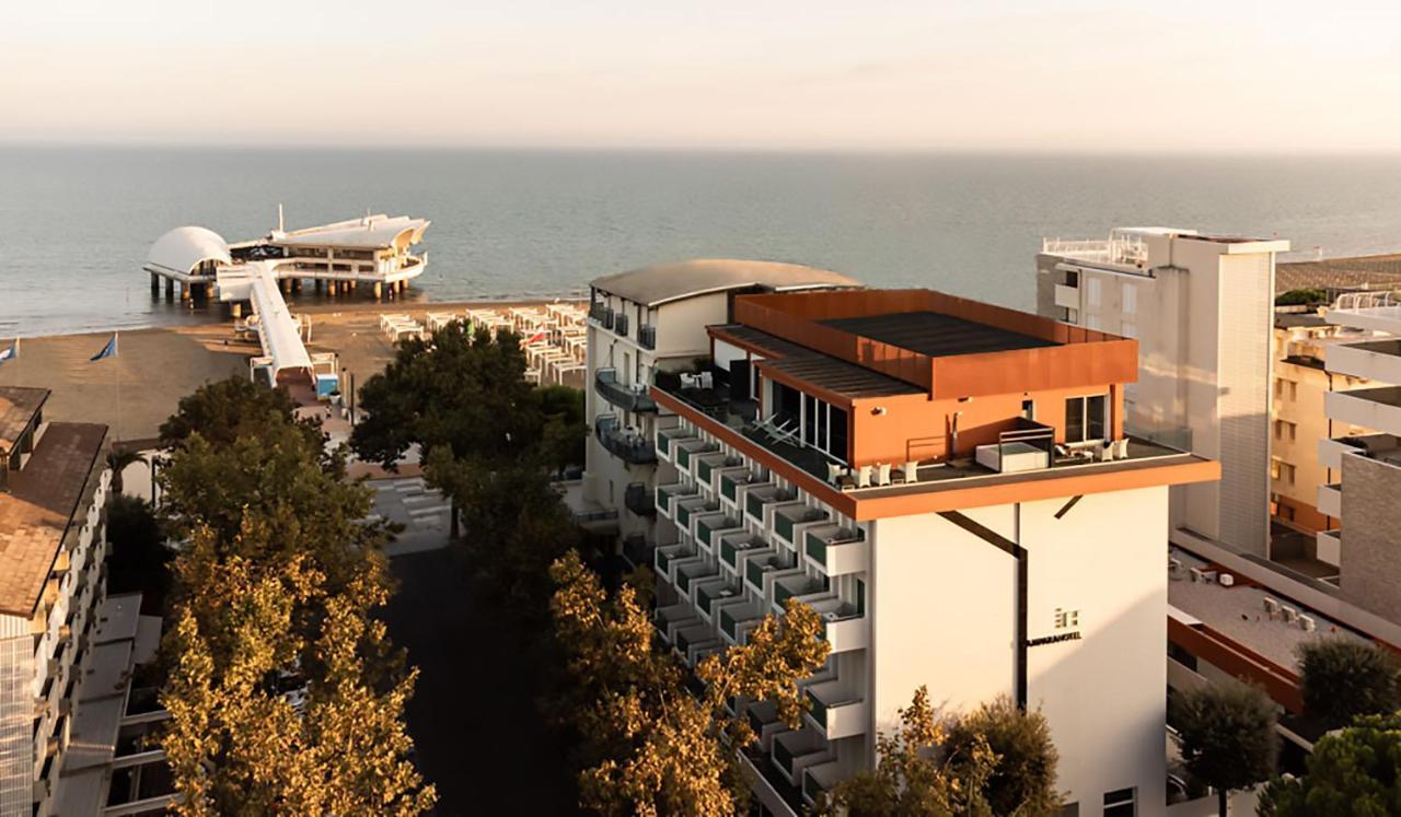 Hotel Lampara Lignano Sabbiadoro Buitenkant foto